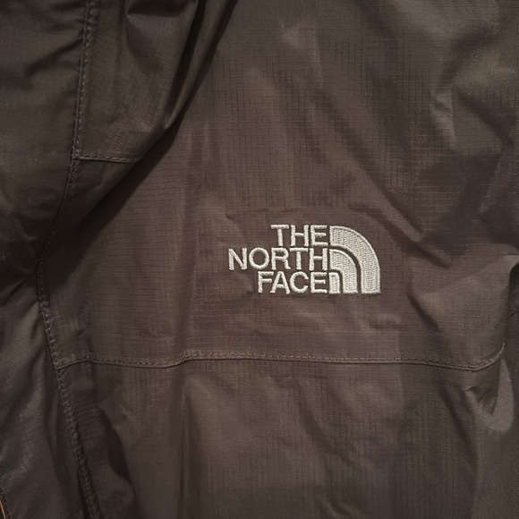 Men’s NorthFace Rainjacket - Picture 3 of 5